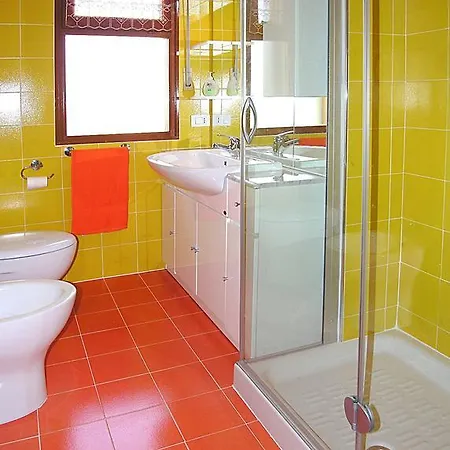 Lira Apartment *